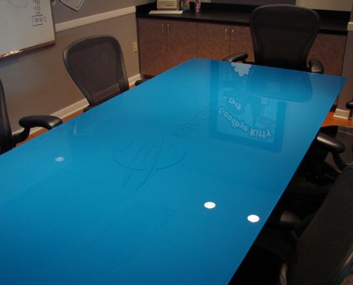 Blue colored table glass paint
