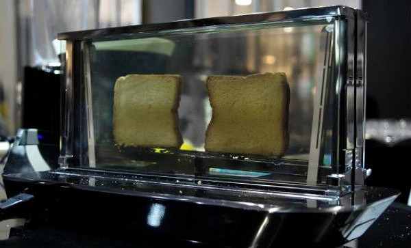 Glass Toaster Is More Than Just A Pretty Face