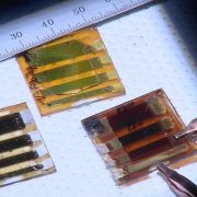 Toronto scientists print up glass solar cells